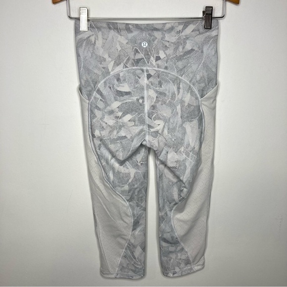 Lululemon breezy dot cropped leggings gray white size 6 - Picture 6 of 9